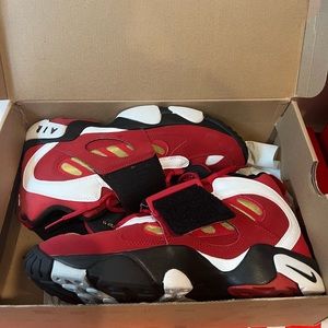 Nike 2012 Air Diamond Turf 2 Varsity Red Retro - Size 10
